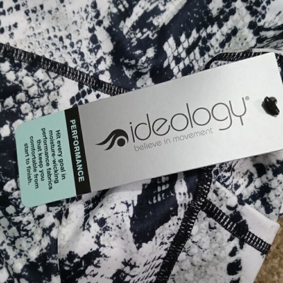 Ideology High Rise Side Pocket Snake White Crop Plus Size Leggings -I - Picture 7 of 10